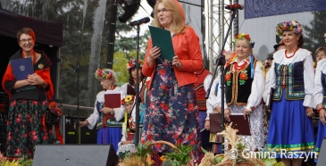 Dożynki Gminne 2025 w Raszynie: wójt i mieszkańcy podziękowali rolnikom za ich ciężką pracę