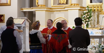 Dożynki Gminne 2025 w Raszynie: wójt i mieszkańcy podziękowali rolnikom za ich ciężką pracę
